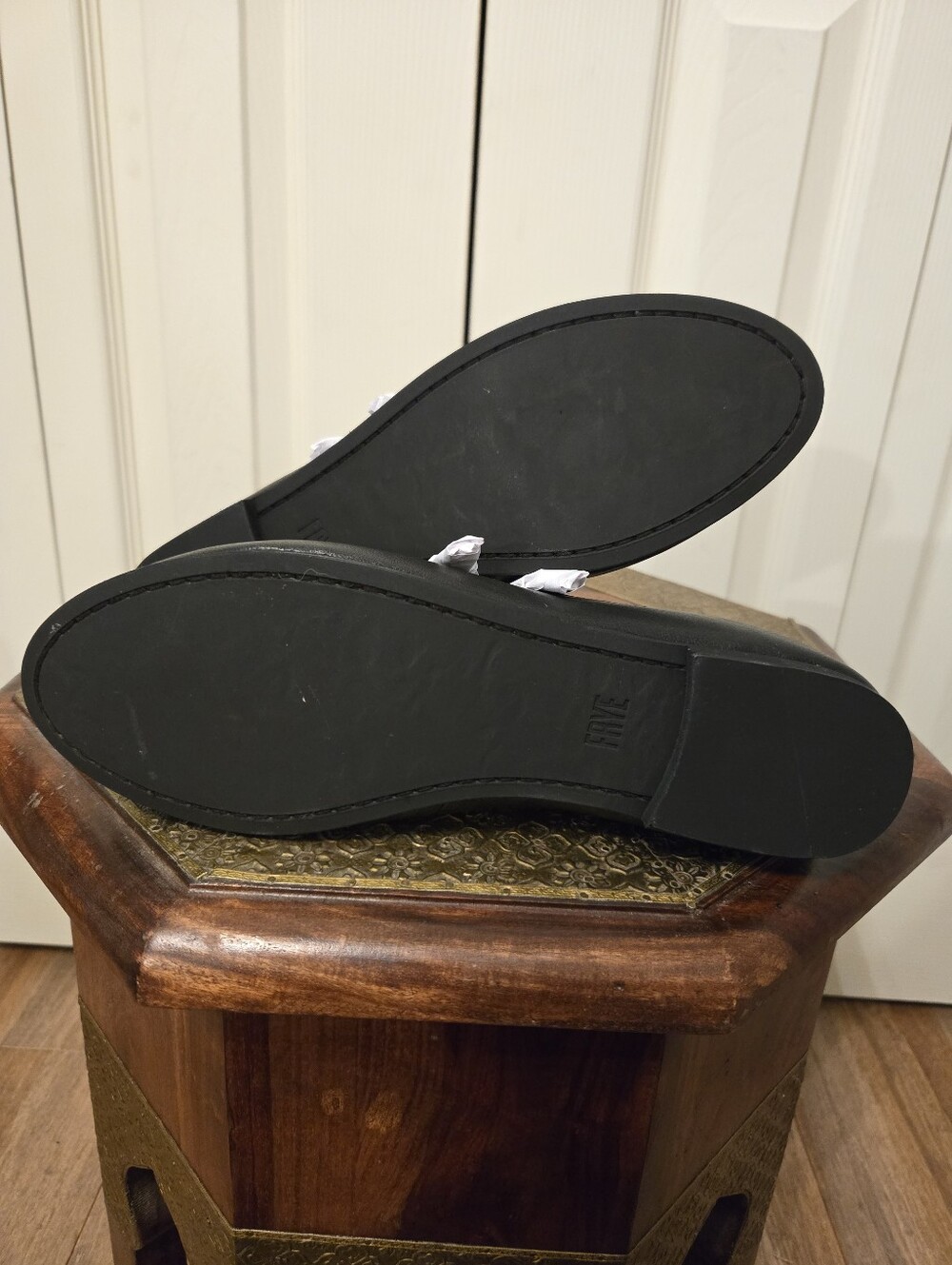 Frye MaryJane Flats Size 9 - Picture 7 of 9
